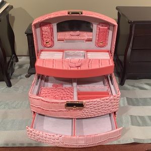 JW London faux crocodile pink leather travel jewelry box never used new